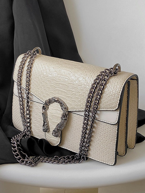 Sac à bandoulière carré en chaîne de luxe pour femmes de la marque eprolo, élégant et sophistiqué.
