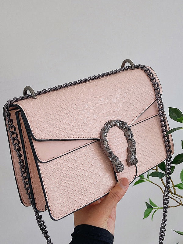 Sac à main carré de luxe pour femmes eprolo avec chaîne, accessoire élégant et tendance, vue de face.